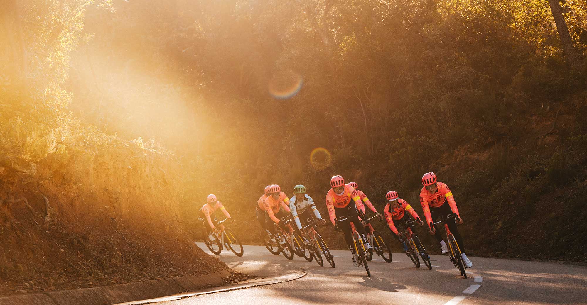 Pedalea hacia la Aventura: Descubre todo sobre el Mundo del Ciclismo y Vive la Pasión por las Rutas!